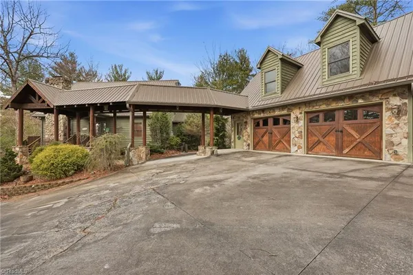 $689,000 | 1721 Meadow Road, Ferguson, NC 28624