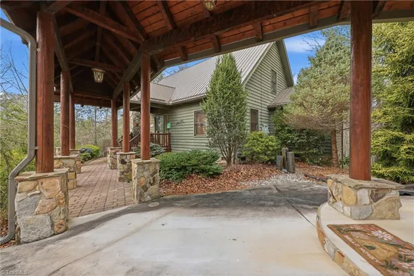 $689,000 | 1721 Meadow Road, Ferguson, NC 28624