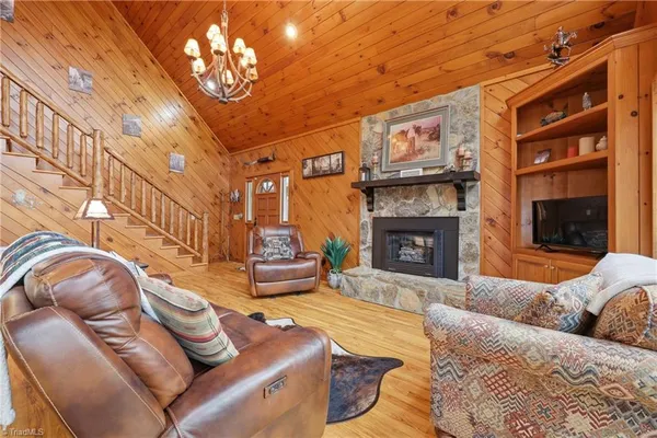 $689,000 | 1721 Meadow Road, Ferguson, NC 28624