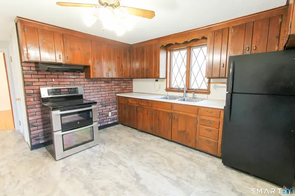 $2,950 | 20 Condon Street, Berlin, CT 06037