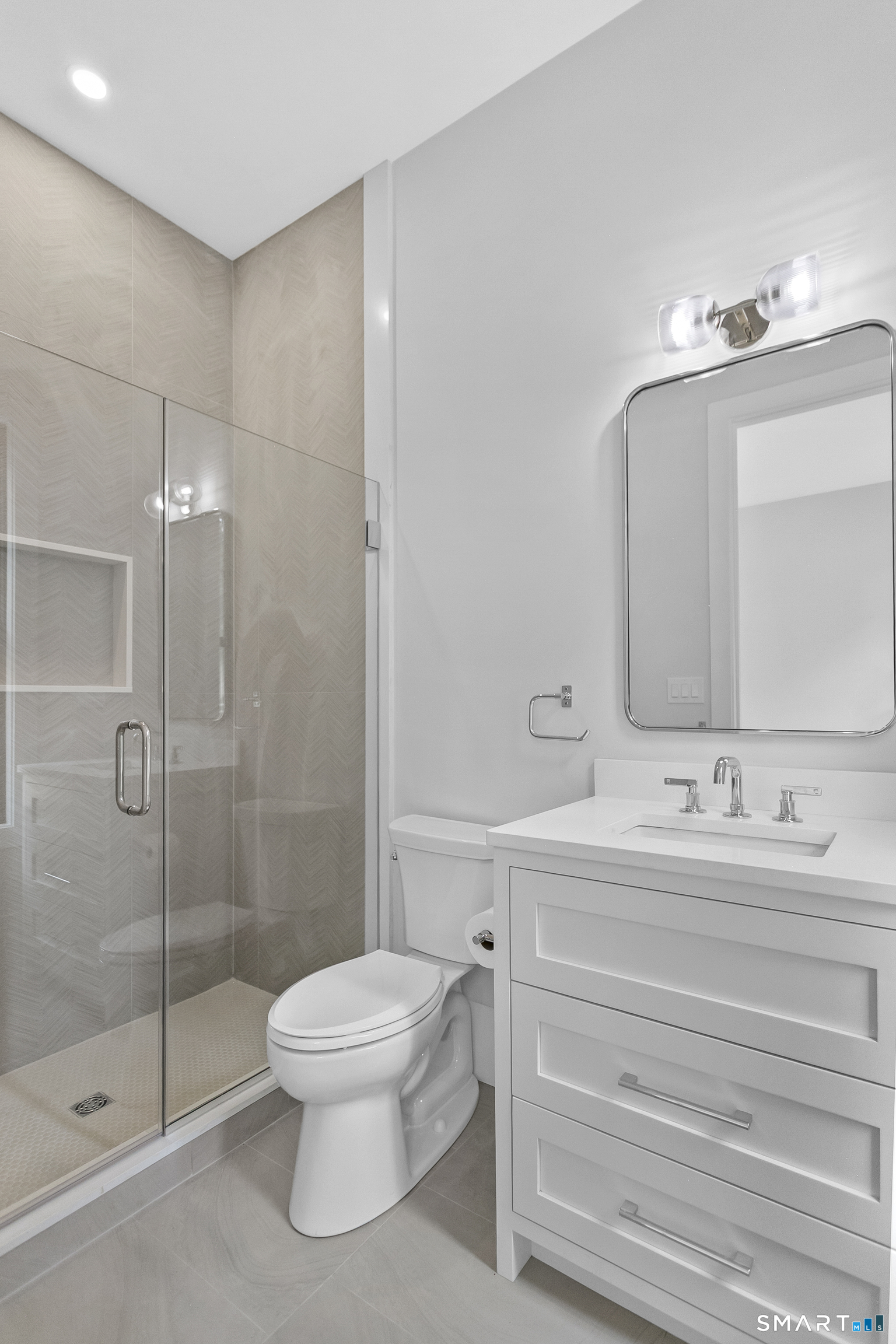 110 Porters Hill Road Trumbull, CT 06611 - Photo 17 of 39 Gallery Image 17