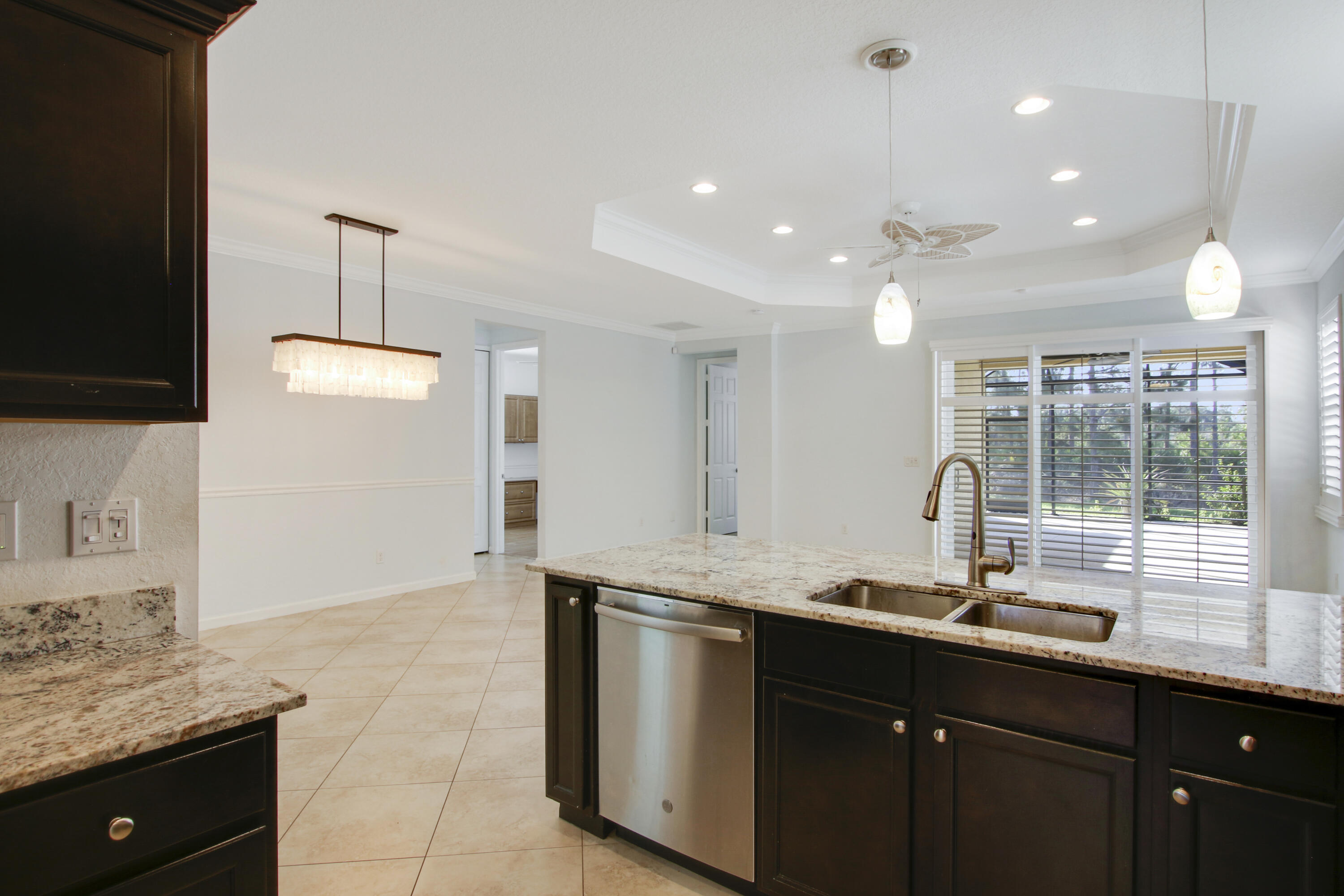 6022 Southeast Split Oak Trail Hobe Sound, FL 33455 - Photo 15 of 50 House-17