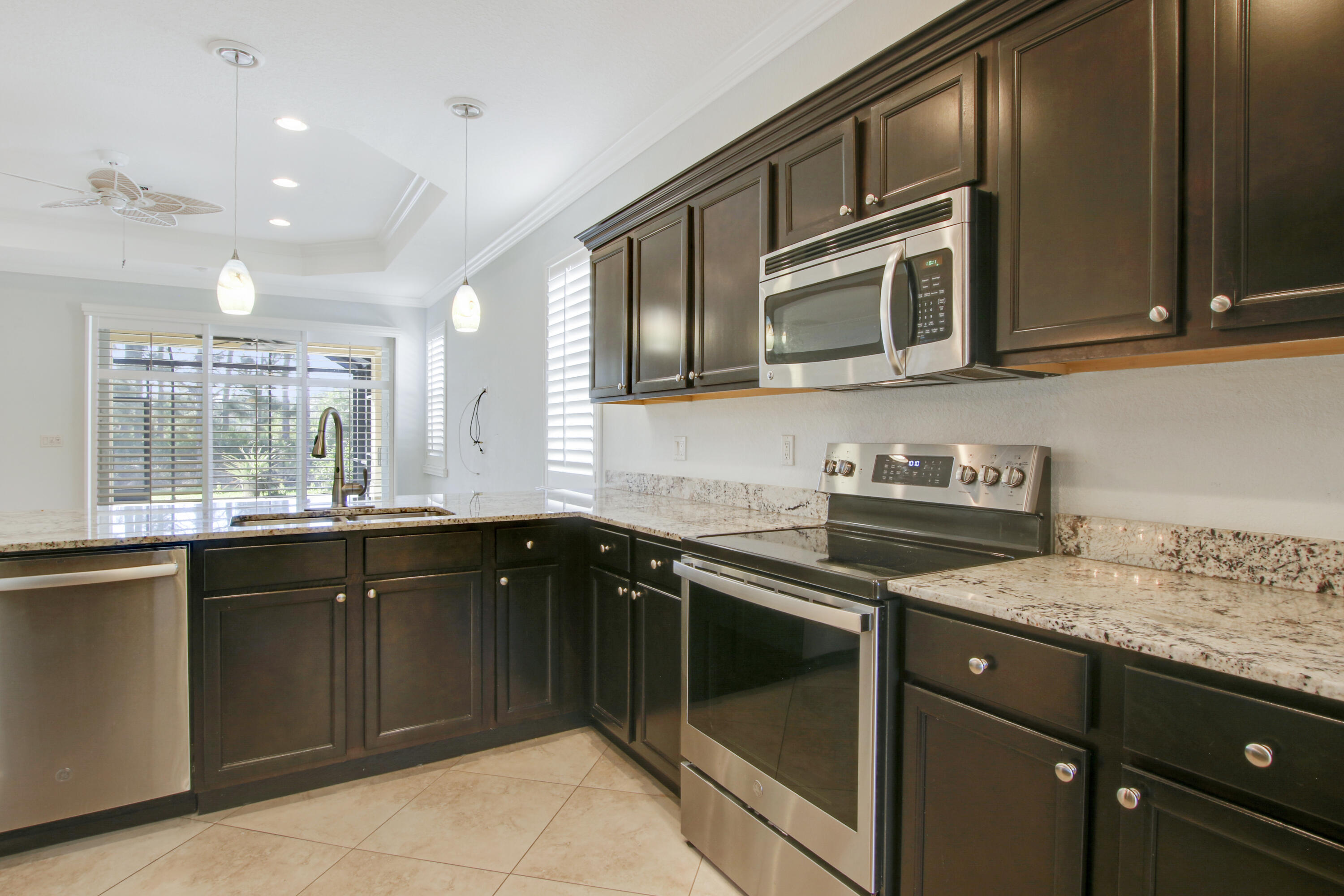 6022 Southeast Split Oak Trail Hobe Sound, FL 33455 - Photo 16 of 50 House-16