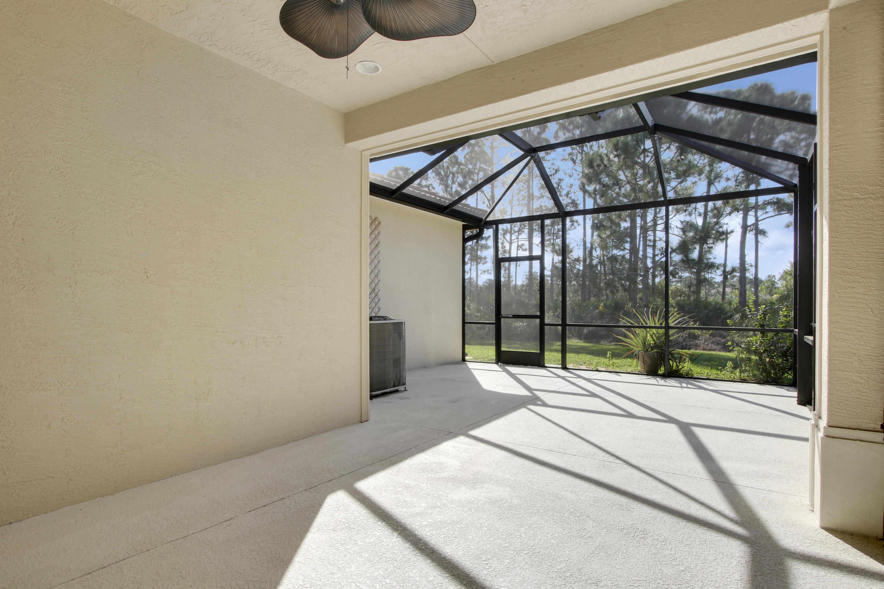 6022 Southeast Split Oak Trail Hobe Sound, FL 33455 - Photo 32 of 50 House-31