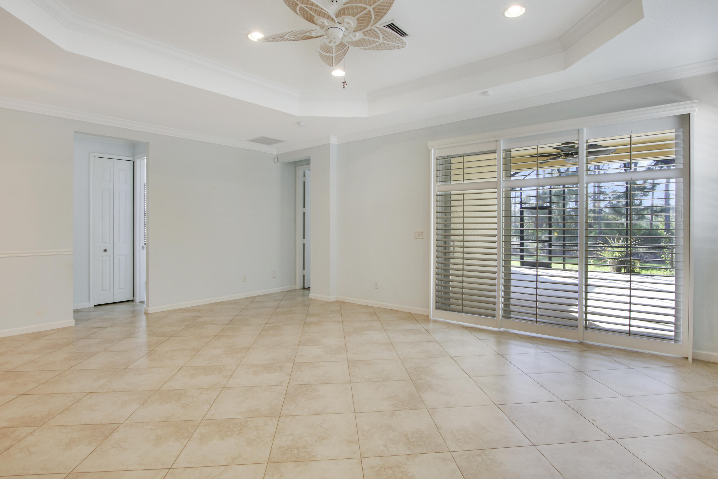 6022 Southeast Split Oak Trail Hobe Sound, FL 33455 - Photo 7 of 50 House-23