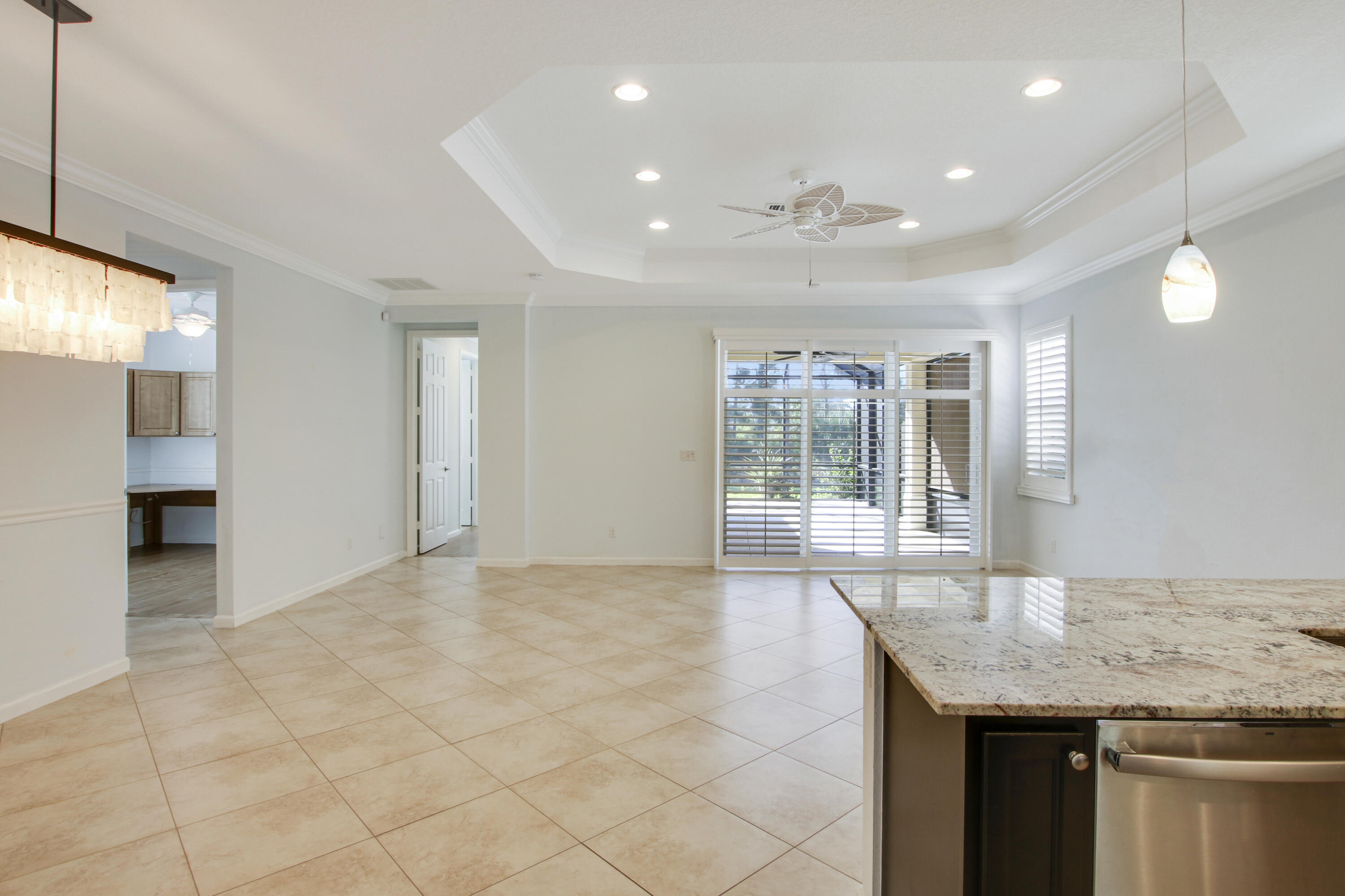 6022 Southeast Split Oak Trail Hobe Sound, FL 33455 - Photo 8 of 50 House-29