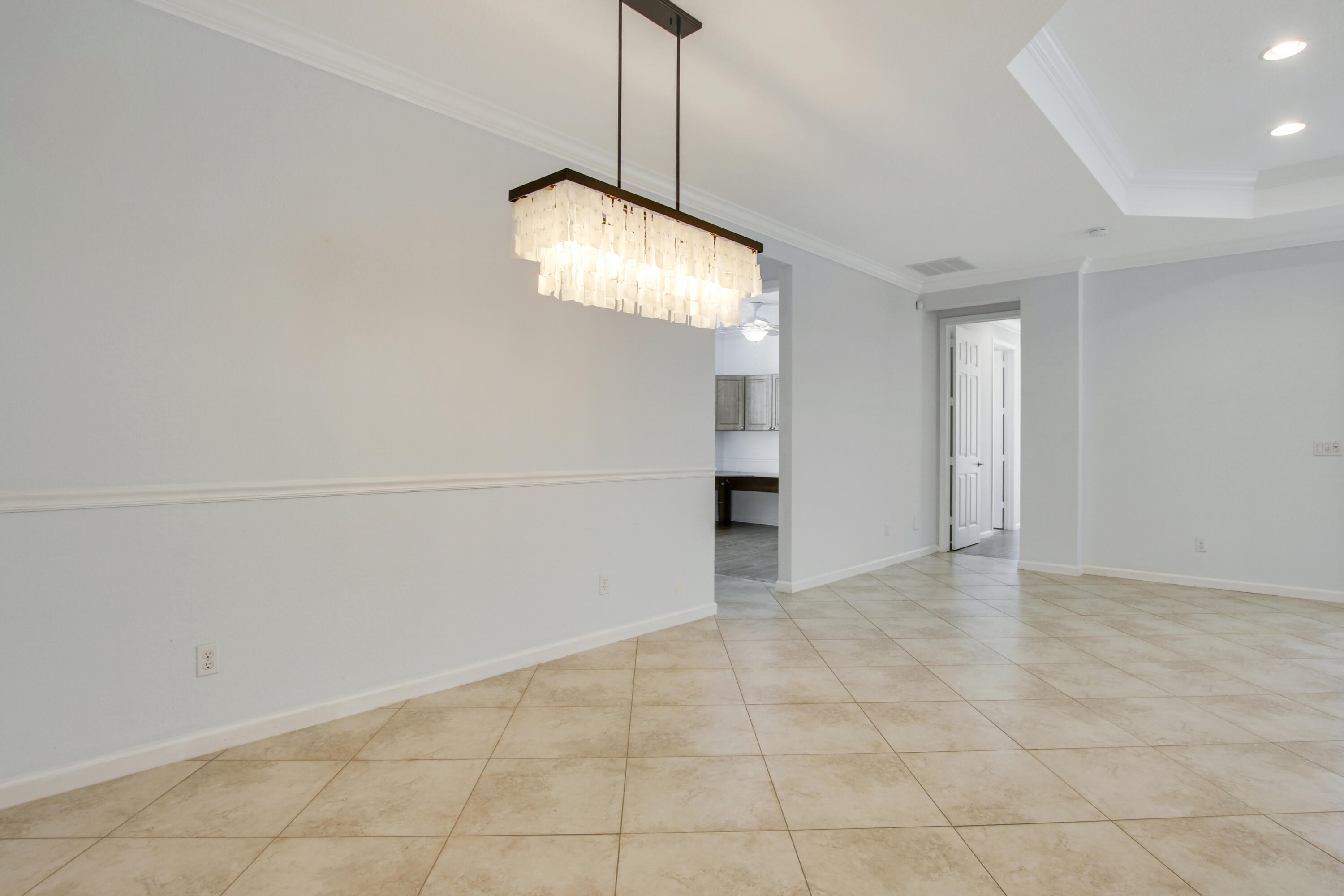 6022 Southeast Split Oak Trail Hobe Sound, FL 33455 - Photo 9 of 50 House-28