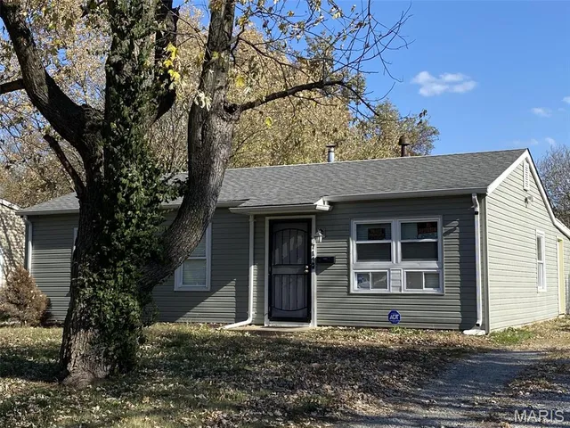 $98,000 | 714 St Norbert Drive, Cahokia, IL 62206