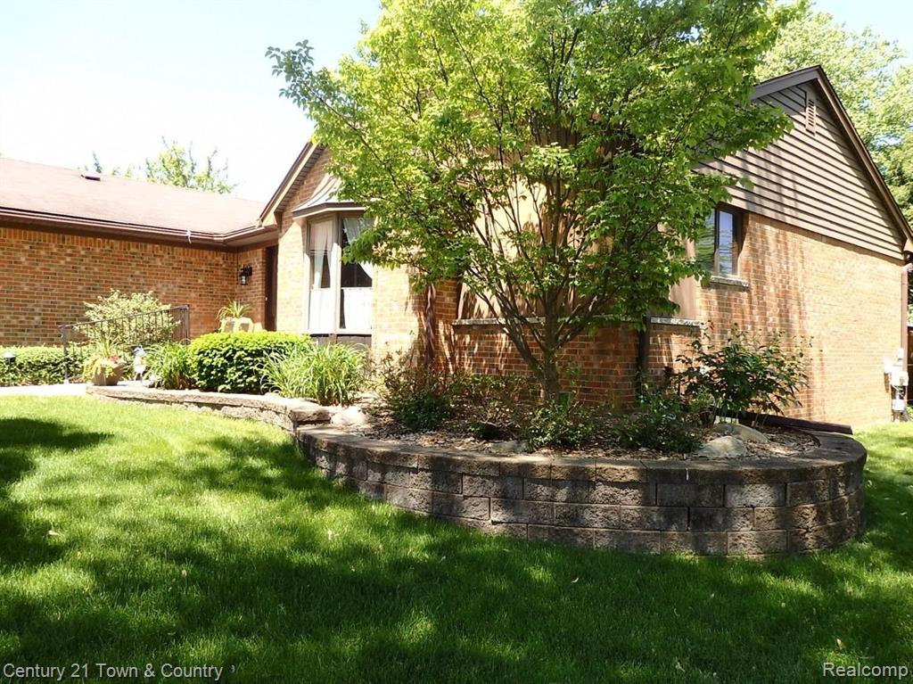 242 Poco Court Rochester Hills, MI 48307 - Photo 15 of 45