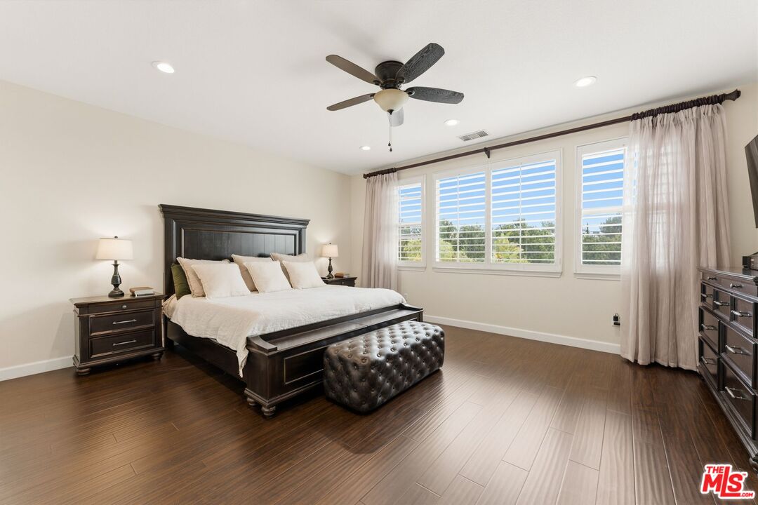11564 Apulia Court Porter Ranch, CA 91326 - Photo 27 of 52