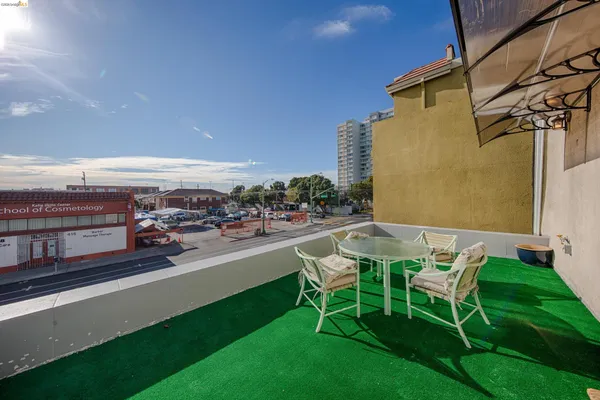 $798,000 | 414 East 12th Street, Oakland, CA 94606