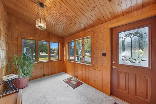 $152,000 | 903 7th Avenue, Sterling, IL 61081