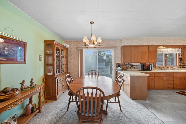 $152,000 | 903 7th Avenue, Sterling, IL 61081