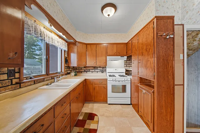 $152,000 | 903 7th Avenue, Sterling, IL 61081