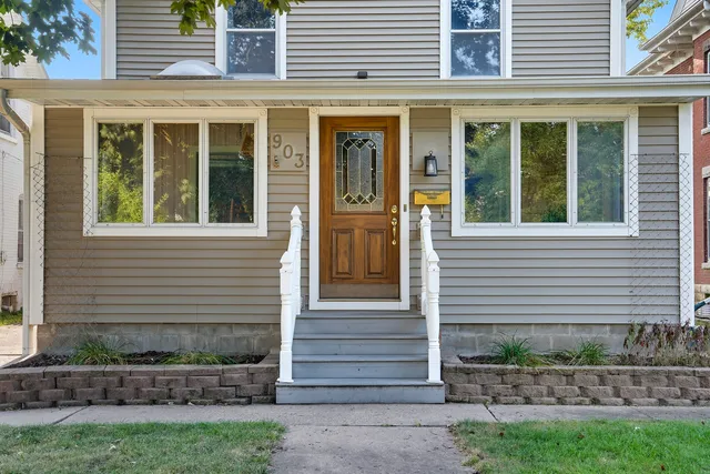 $152,000 | 903 7th Avenue, Sterling, IL 61081