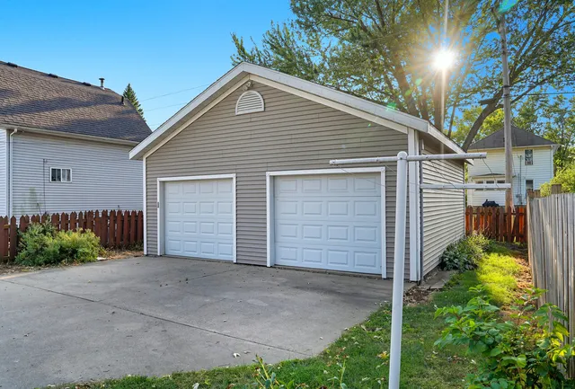 $152,000 | 903 7th Avenue, Sterling, IL 61081