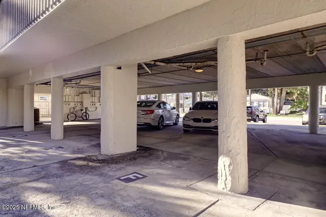 $2,050 | 400 1st Street South, Unit F, Jacksonville Beach, FL 32250