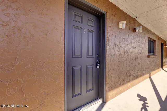 $2,050 | 400 1st Street South, Unit F, Jacksonville Beach, FL 32250