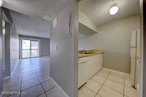 $1,925 | 400 1st Street South, Unit F, Jacksonville Beach, FL 32250