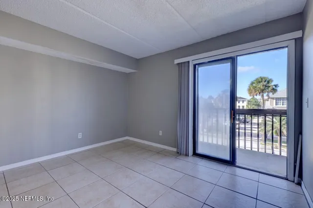 $2,050 | 400 1st Street South, Unit F, Jacksonville Beach, FL 32250