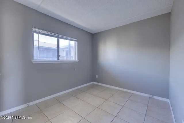 $2,050 | 400 1st Street South, Unit F, Jacksonville Beach, FL 32250