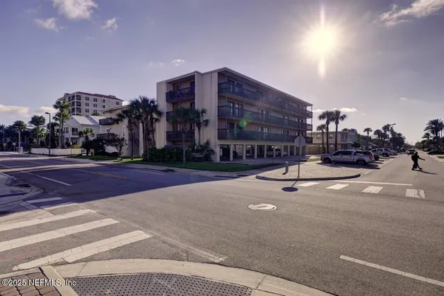 $2,050 | 400 1st Street South, Unit F, Jacksonville Beach, FL 32250