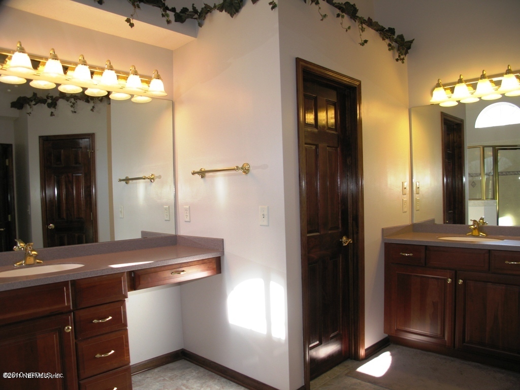 3128 Ravines Road Middleburg, FL 32068 - Photo 11 of 15 Master Bath