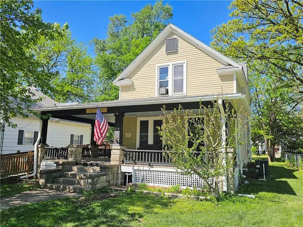$150,000 | 214 South Cottonwood Street, Iola, KS 66749