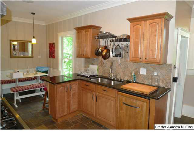 923 Irving Road Birmingham, AL 35209 - Photo 5 of 19