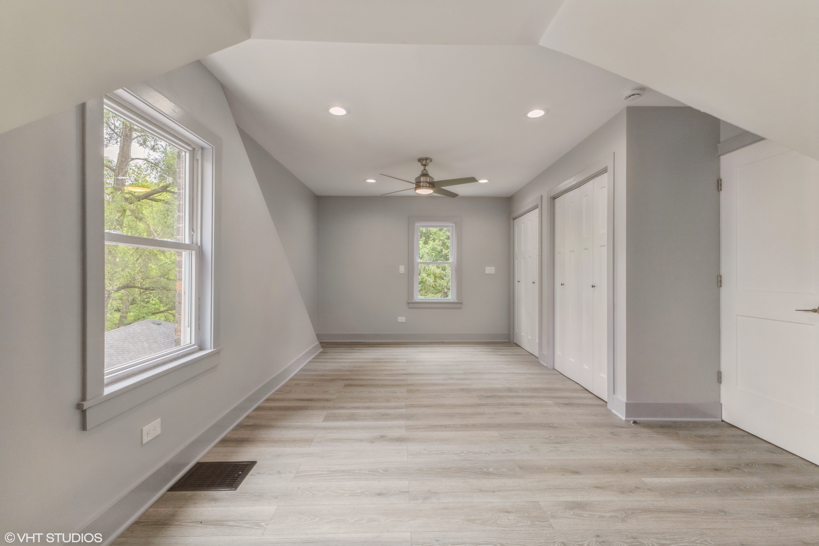 14727 East Riverside Drive South Holland, IL 60473 - Photo 11 of 12 a view of an empty room with wooden floor and a window