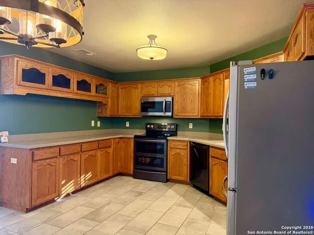 $2,600 | 1213 Camellia Lane, New Braunfels, TX 78130