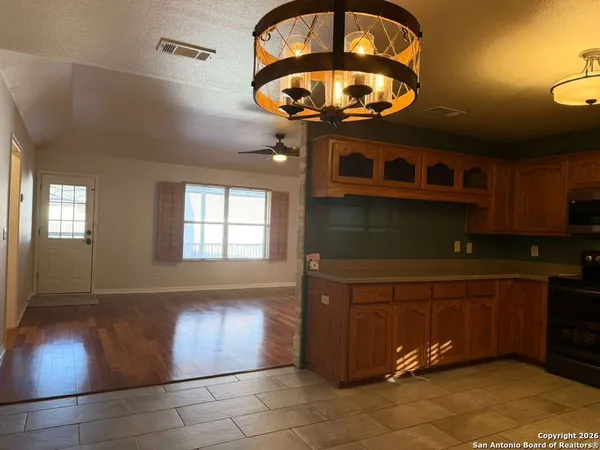 $2,500 | 1213 Camellia Lane, New Braunfels, TX 78130
