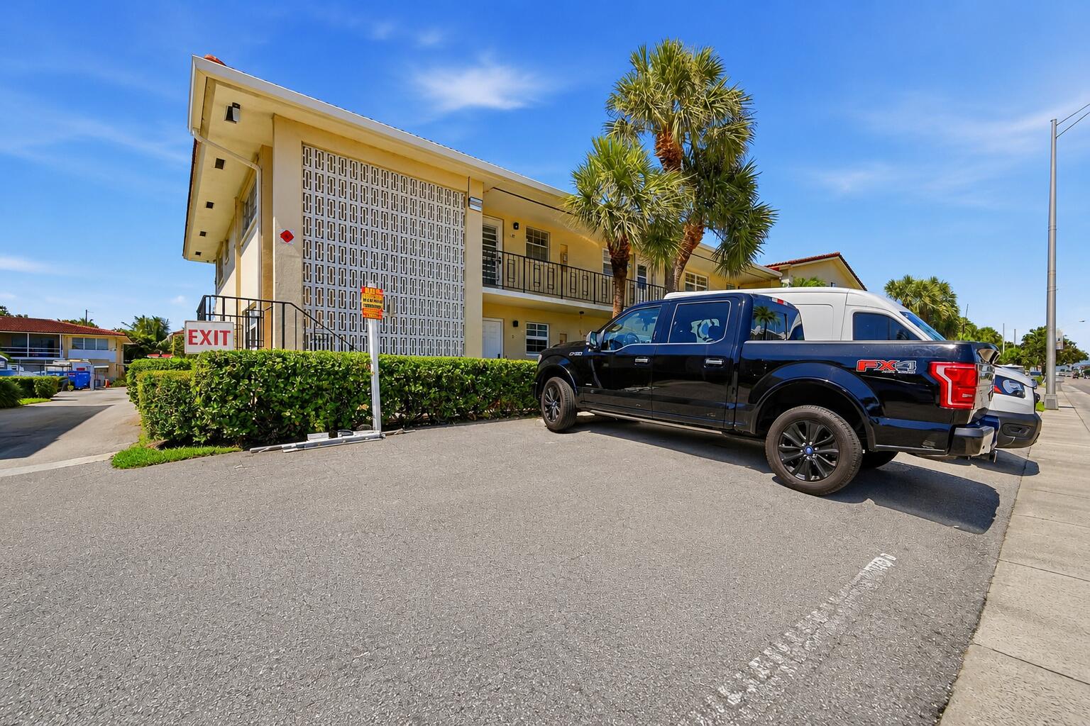 2160 Northeast 36th Street, Unit 37 Lighthouse Point, FL 33064 - Photo 2 of 32 Front