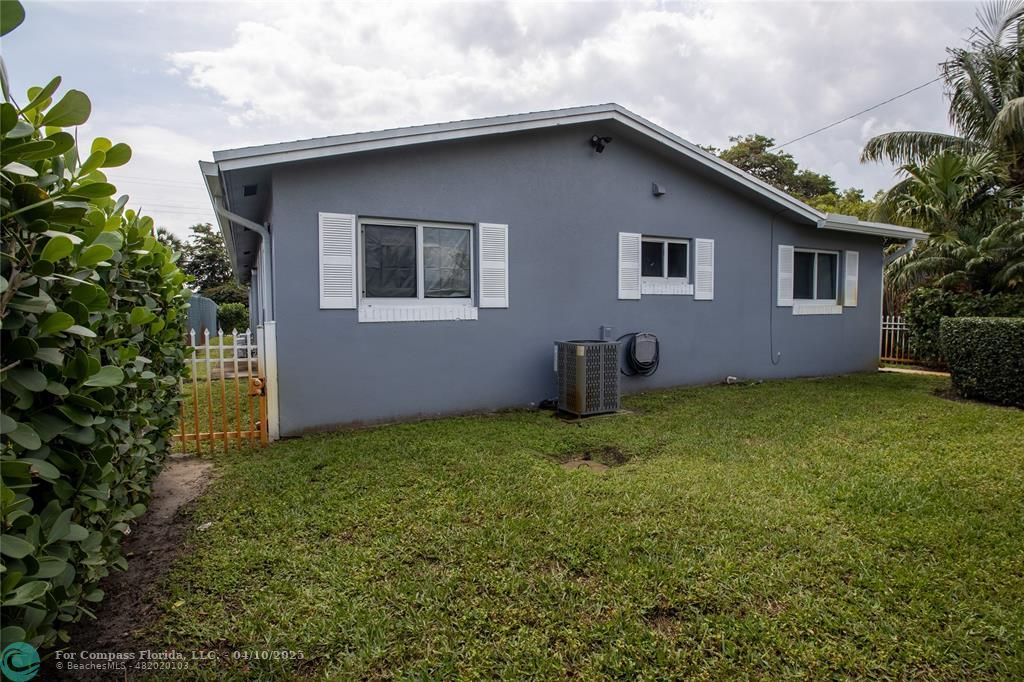 2432 Sherman Street, Unit B Hollywood, FL 33020 - Photo 11 of 11