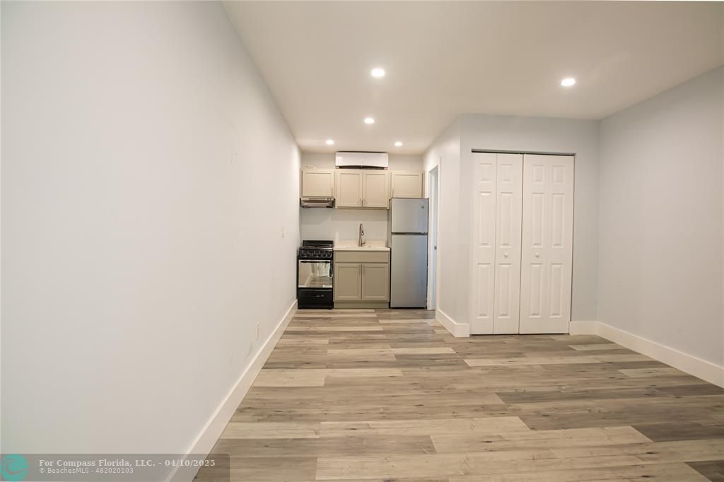 2432 Sherman Street, Unit B Hollywood, FL 33020 - Photo 4 of 11