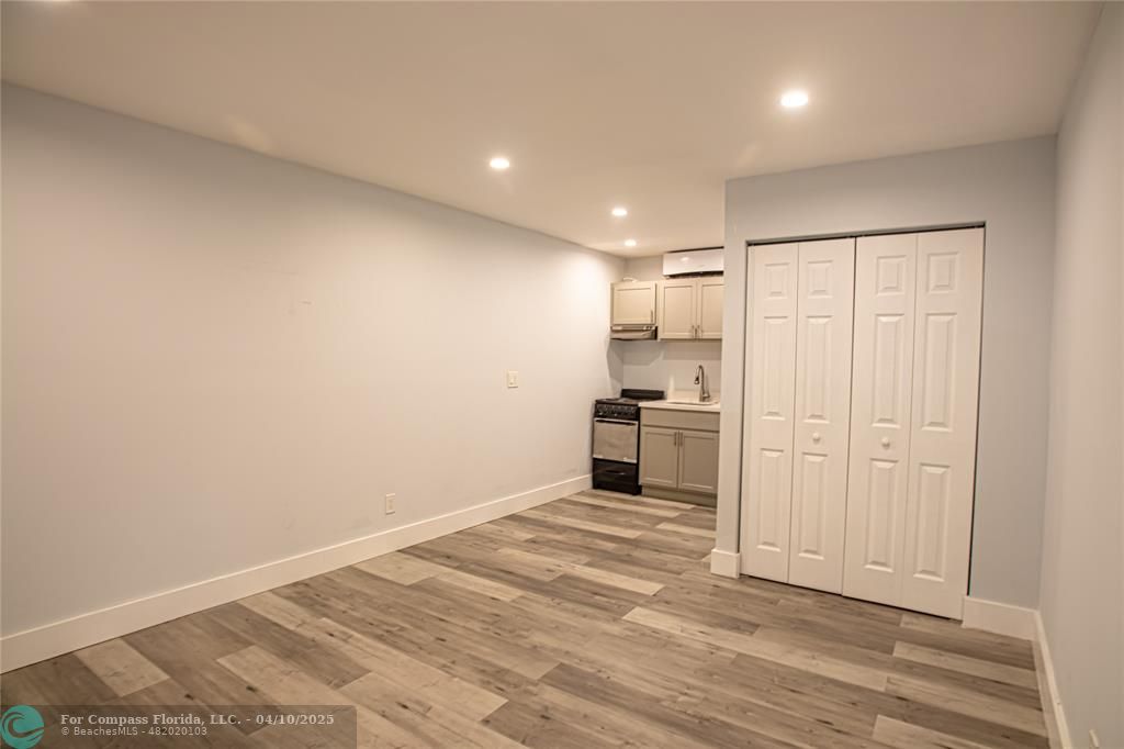 2432 Sherman Street, Unit B Hollywood, FL 33020 - Photo 5 of 11