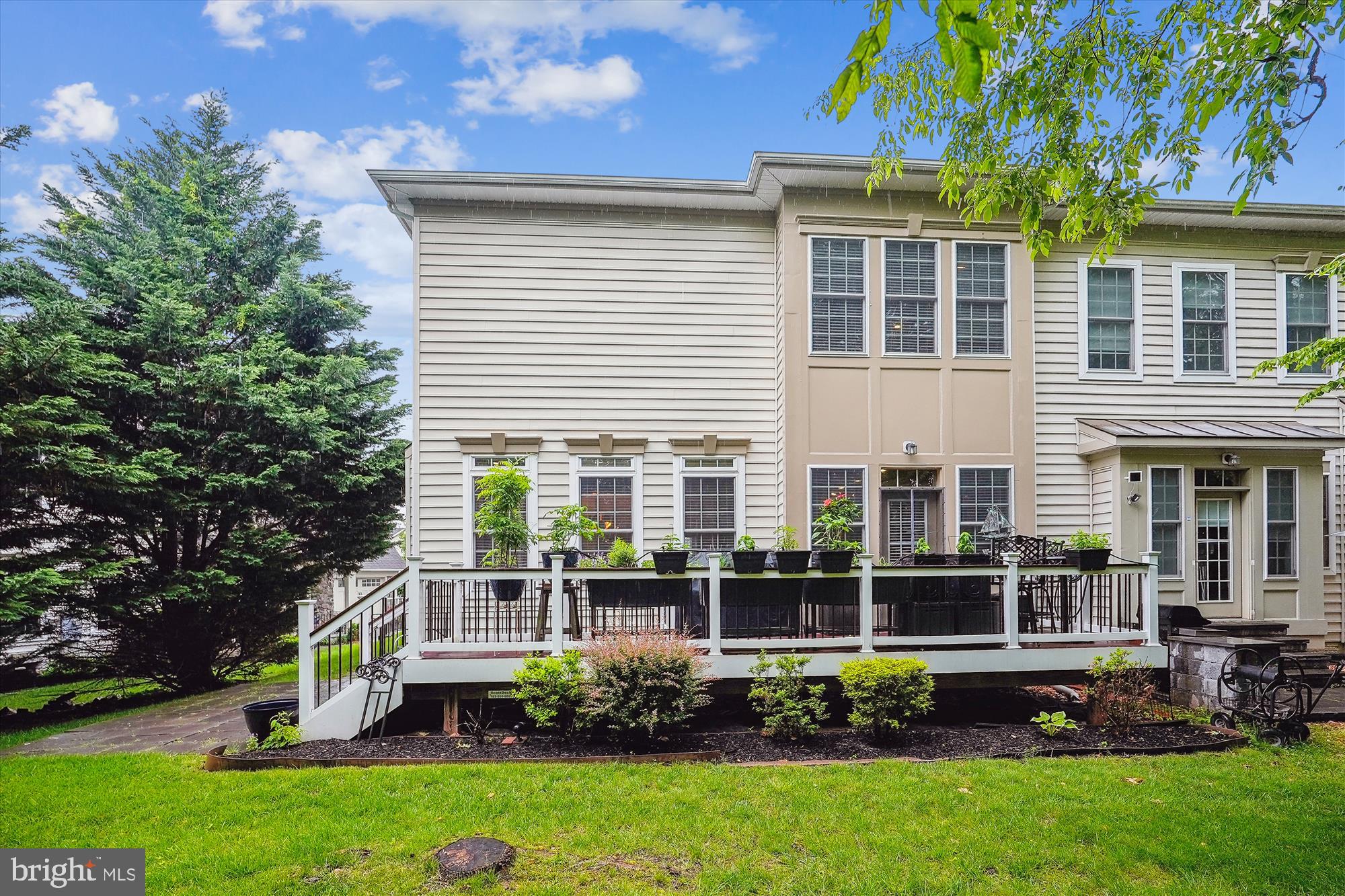 47666 Paulsen Square Sterling, VA 20165 - Photo 2 of 92 Back Elevation