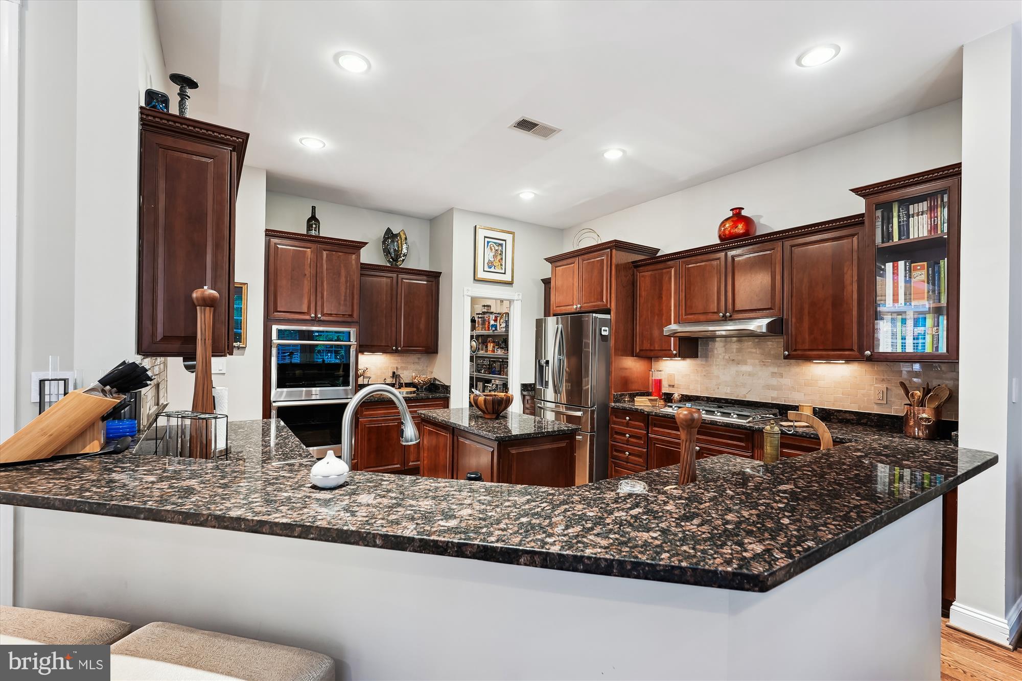47666 Paulsen Square Sterling, VA 20165 - Photo 28 of 92 Kitchen