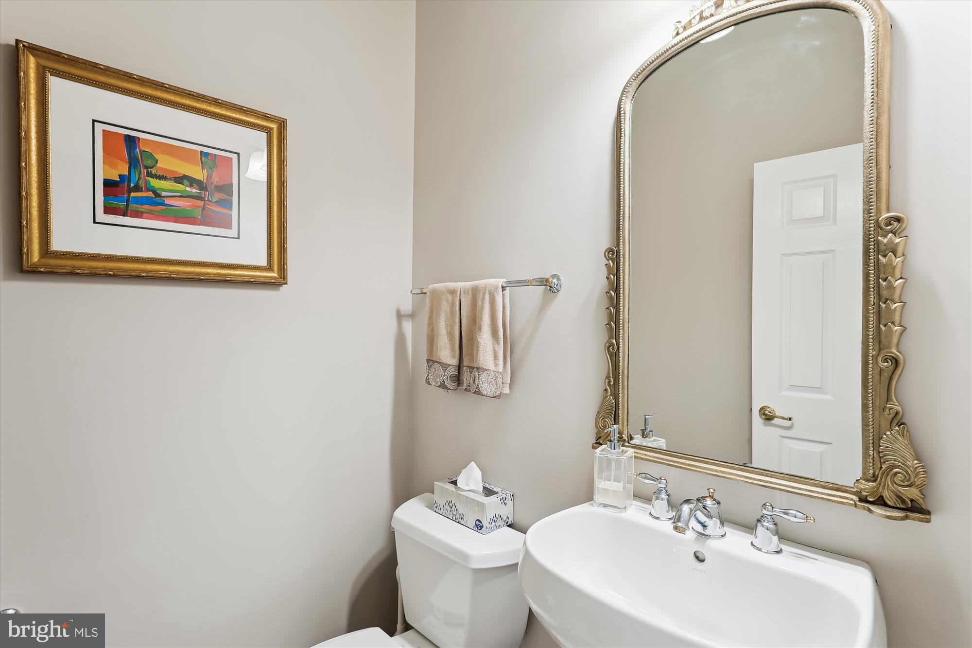 47666 Paulsen Square Sterling, VA 20165 - Photo 38 of 92 Powder Room