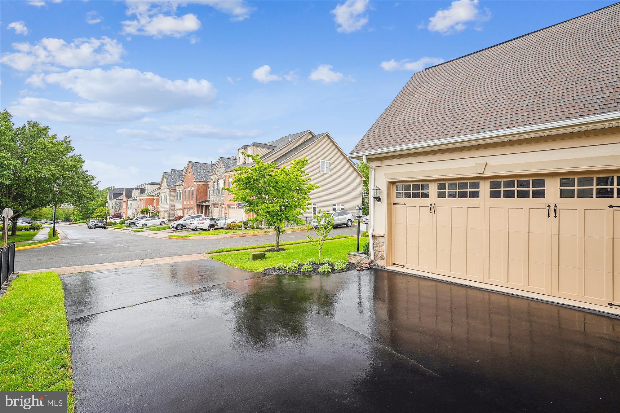 47666 Paulsen Square Sterling, VA 20165 - Photo 6 of 92 Driveway