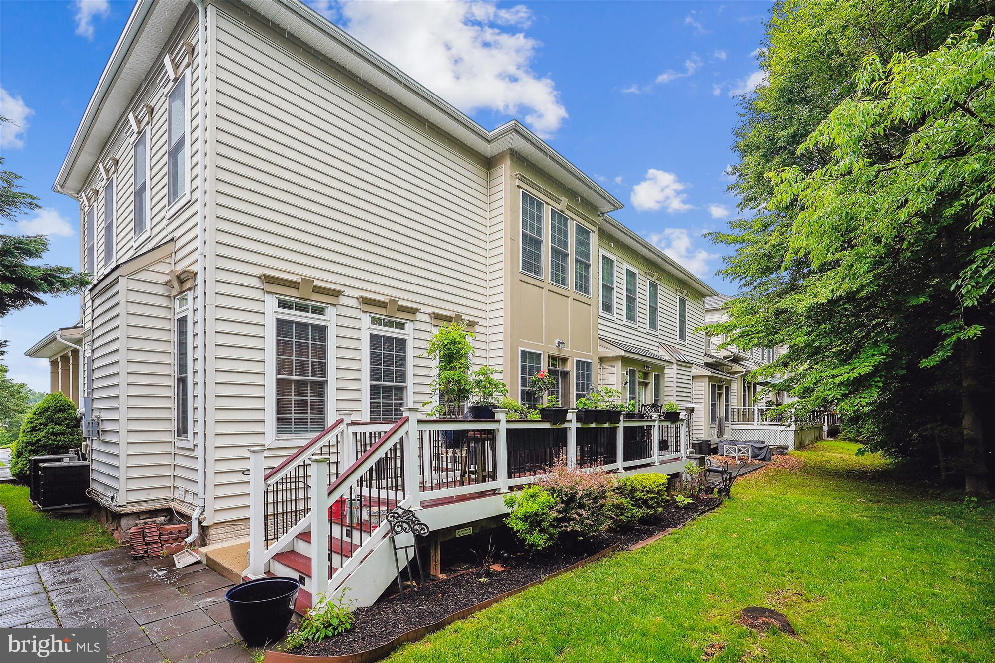 47666 Paulsen Square Sterling, VA 20165 - Photo 7 of 92 Back Elevation