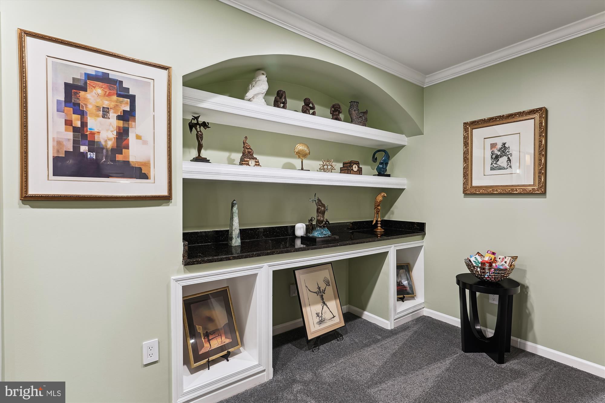 47666 Paulsen Square Sterling, VA 20165 - Photo 72 of 92 Art Etagere