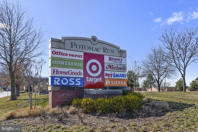 $1,199,999 | 47666 Paulsen Square, Sterling, VA 20165