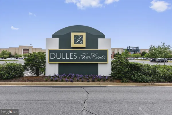 $1,199,999 | 47666 Paulsen Square, Sterling, VA 20165