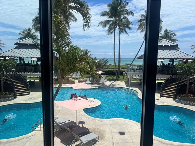 $550,000 | 5225 Collins Avenue, Unit 914, Miami Beach, FL 33140