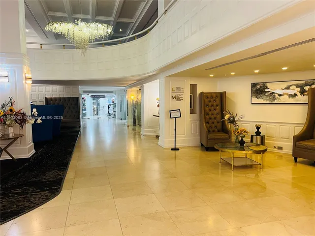 $550,000 | 5225 Collins Avenue, Unit 914, Miami Beach, FL 33140