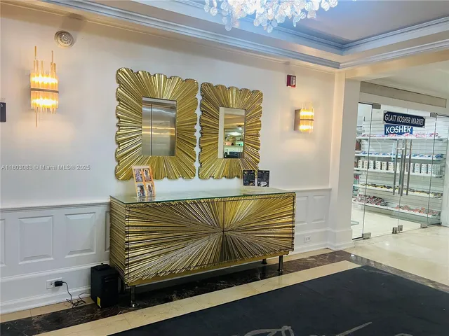 $550,000 | 5225 Collins Avenue, Unit 914, Miami Beach, FL 33140