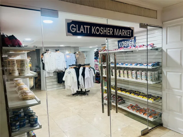 $550,000 | 5225 Collins Avenue, Unit 914, Miami Beach, FL 33140