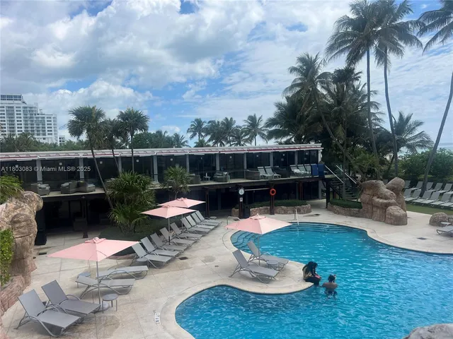 $550,000 | 5225 Collins Avenue, Unit 914, Miami Beach, FL 33140