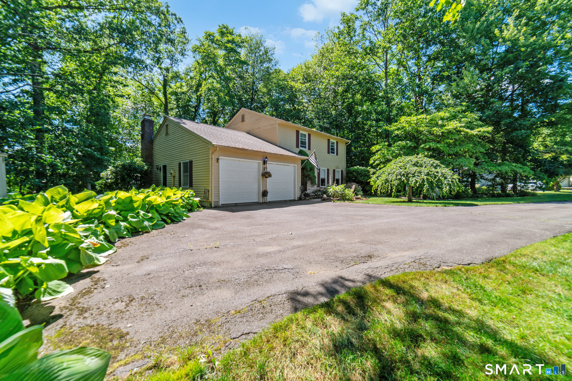 105 Inwood Lane Bristol, CT 06010 - Photo 3 of 40